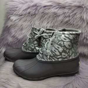 NEW Sperry Duck Boots Women Sz 7.5 Top-Sider Saltwater Leojac Grey Silver Animal